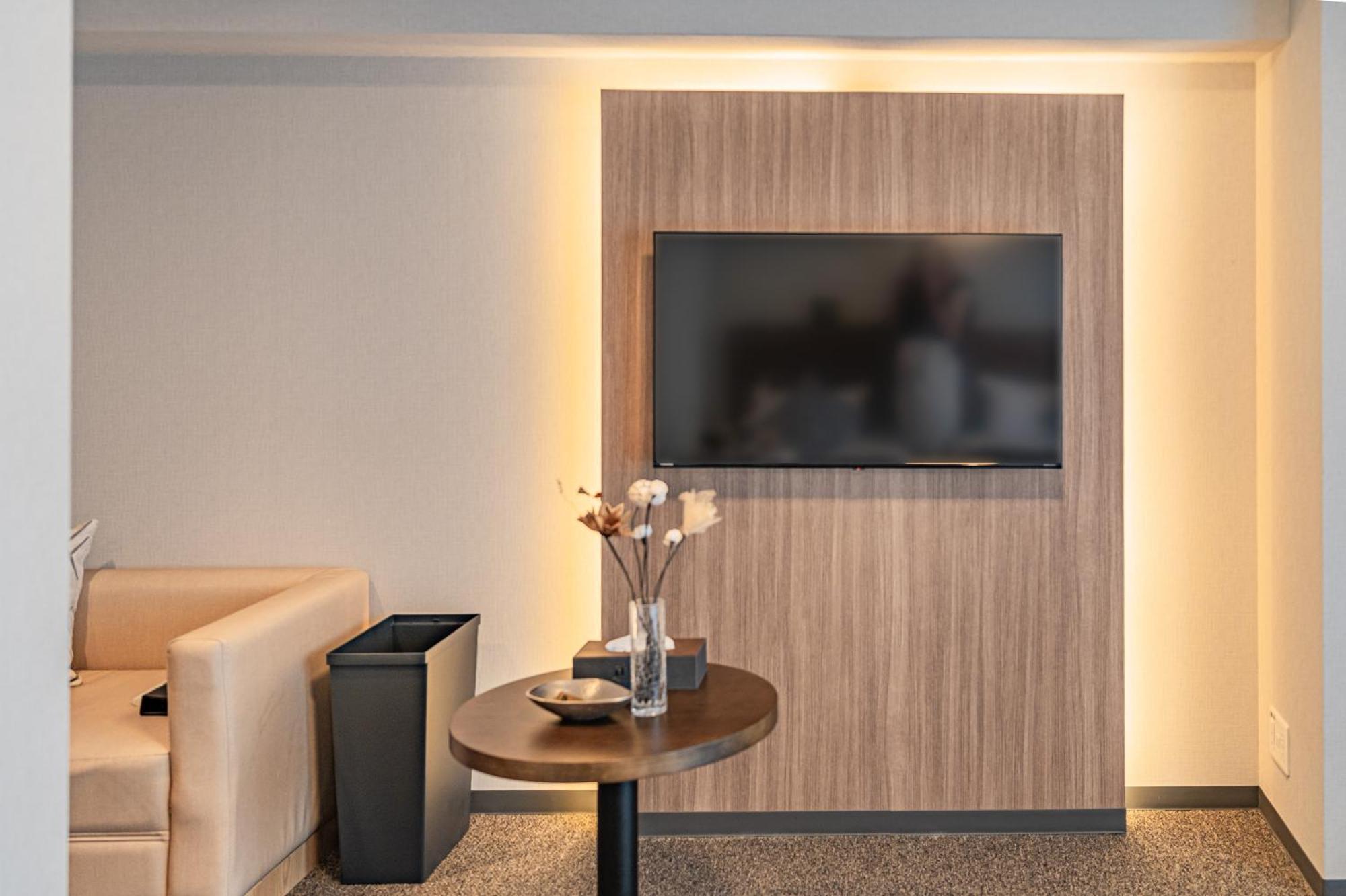 Apartment Hotel 11 Kuromon II โอซาก้า ภายนอก รูปภาพ